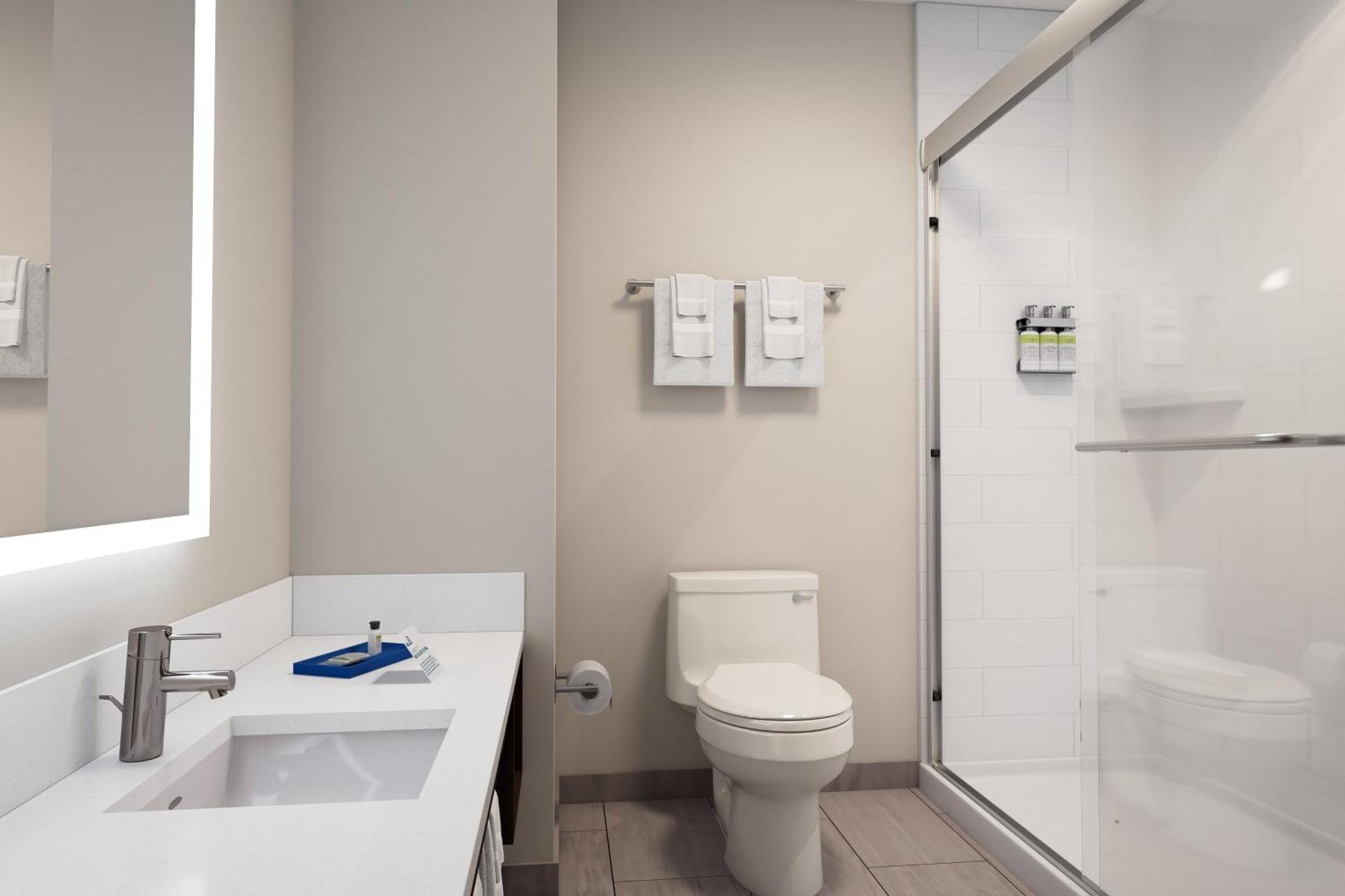 Holiday Inn Express & Suites Fresno Airport By Ihg Luaran gambar